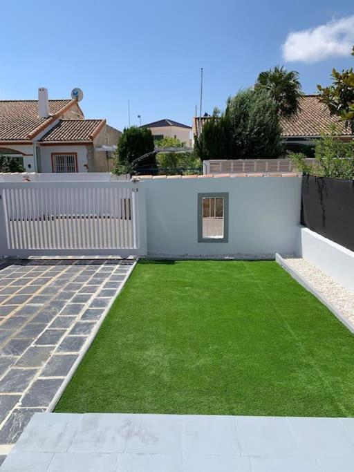 Mediterranean Breeze Beach House Verger Exterior foto